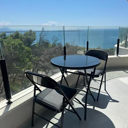 Elois Seaview Apartment,