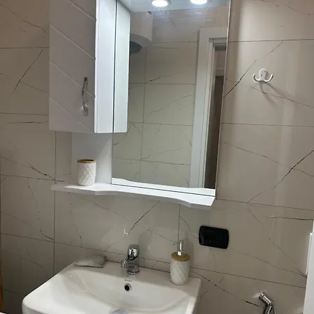 Elois Seaview Apartman Shëngjin