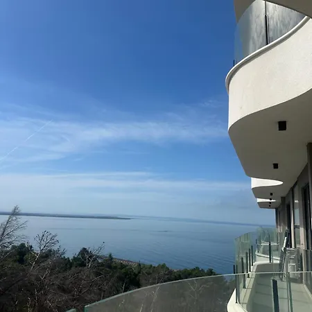 Elois Seaview Apartment, Shëngjin