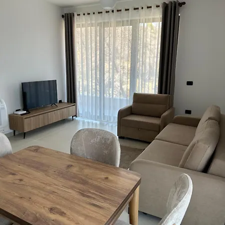 Elois Seaview Apartment, *