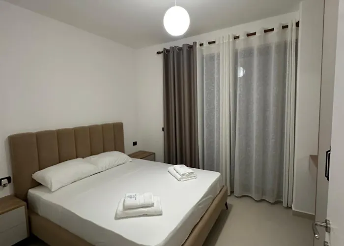 Elois Seaview *