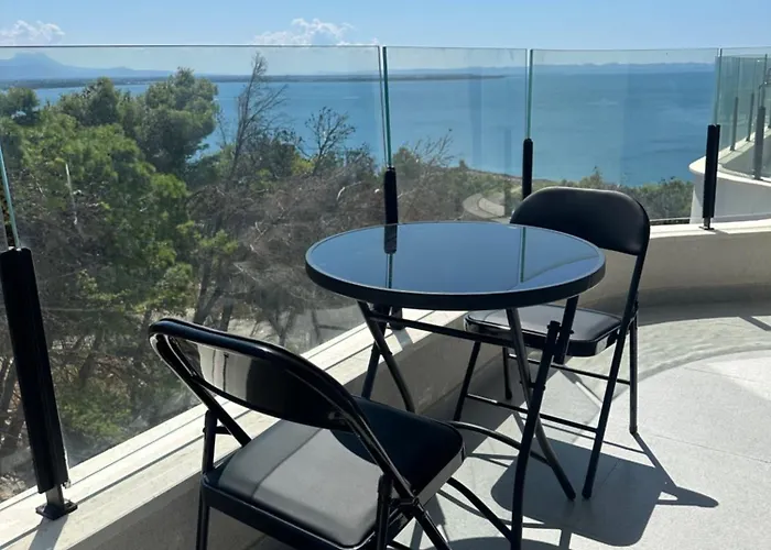 Elois Seaview